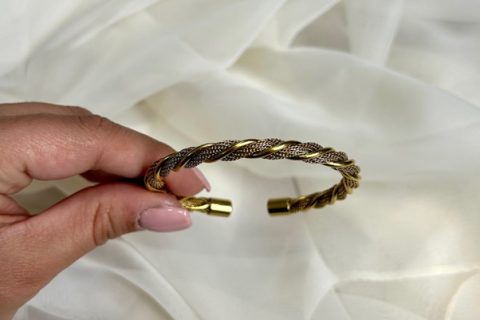Τwistè bracelet