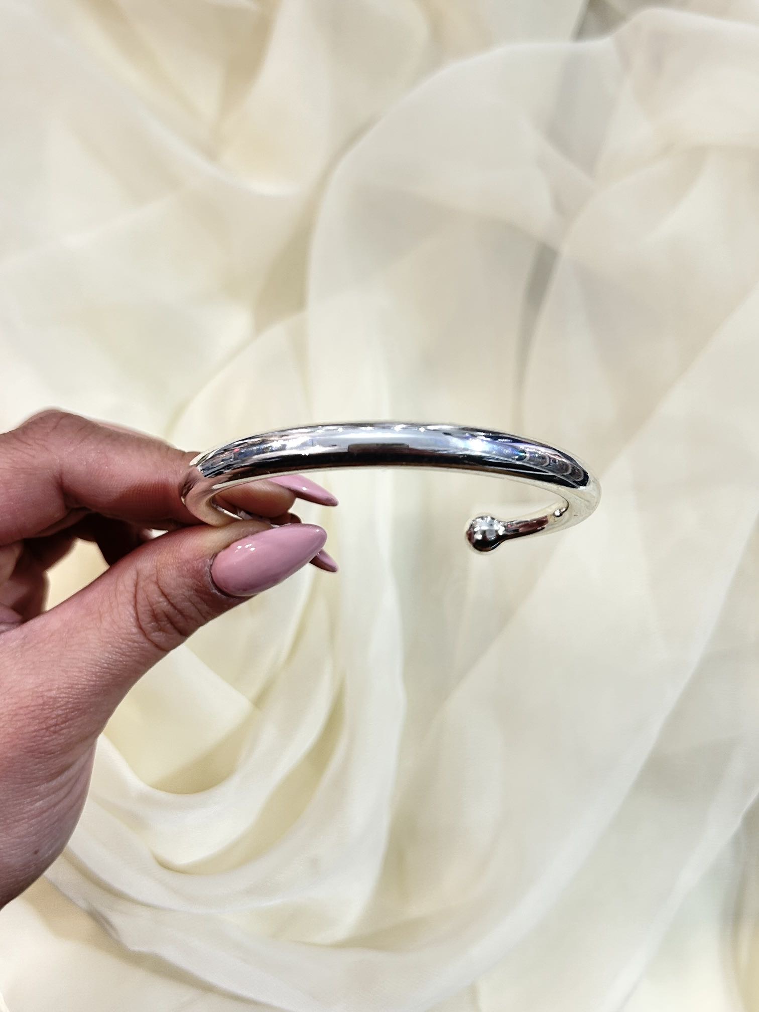 Silkline Cuff bracelet - Image 2