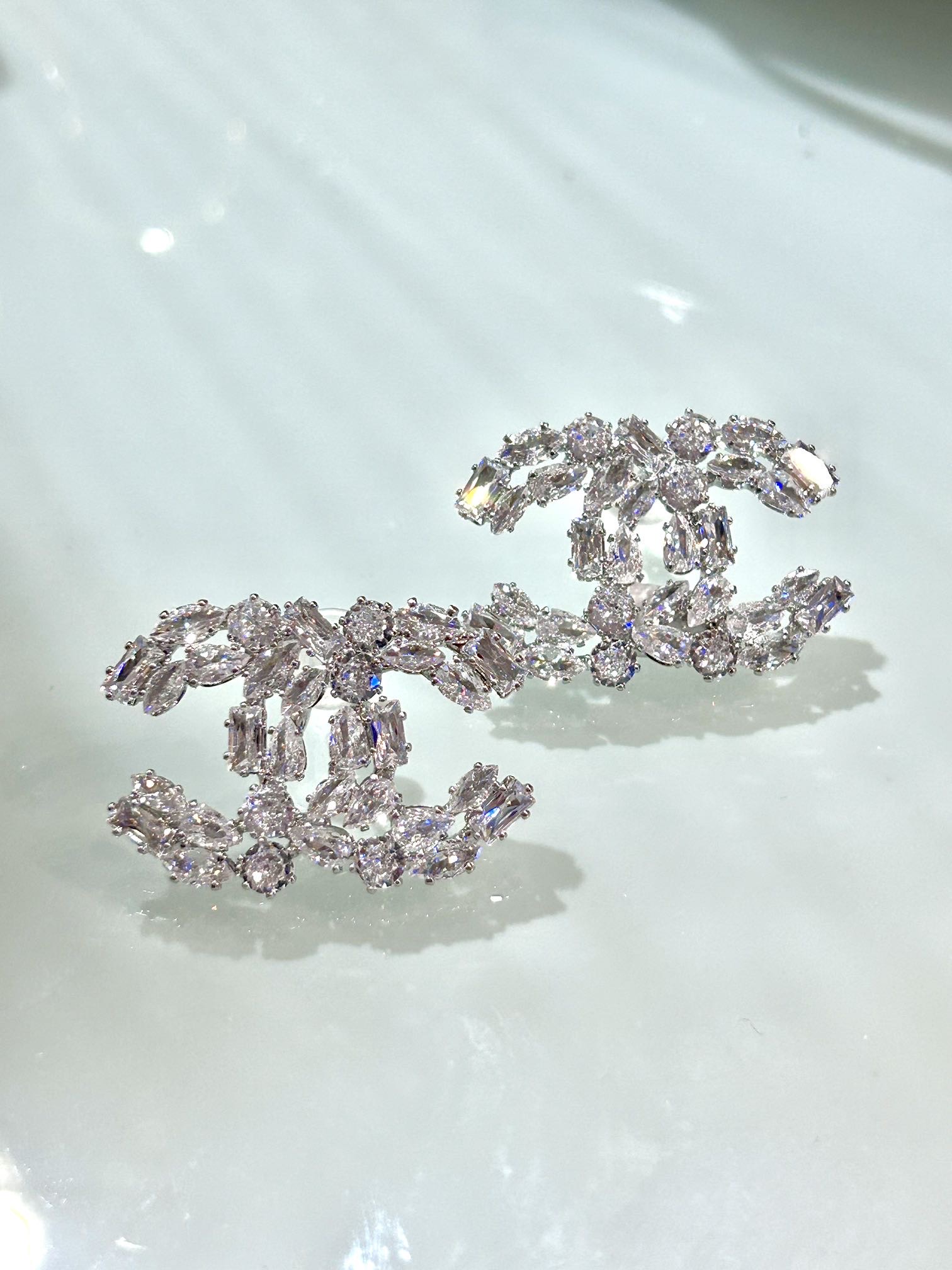 Prestige Spark earrings - Image 2